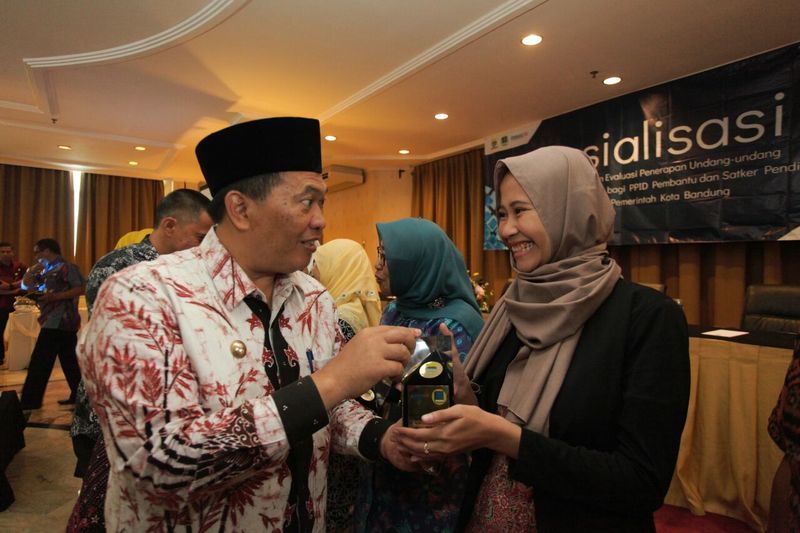 Diskominfo Berikan 9 Penghargaan Untuk PPID Pembantu Kota Bandung